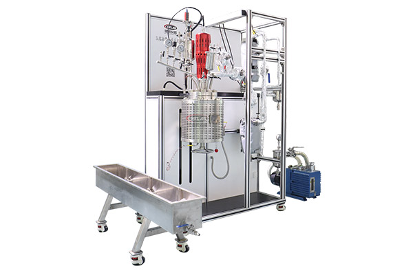 5L熔融聚合反應(yīng)釜合成裝置左視照片